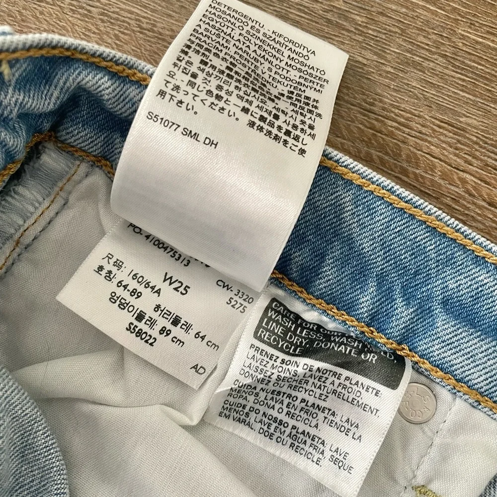 🆕 l e v i ‘ s • button fly ribcage denim shorts - Picture 9 of 11